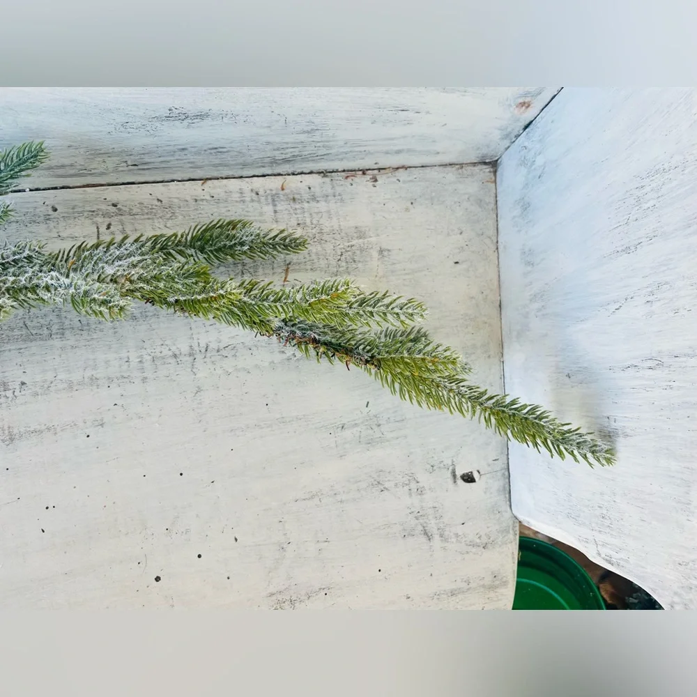*Ice Finish Garland